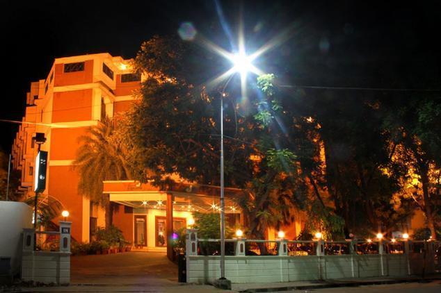 Hotel Jayaram Pondicherry Exterior photo